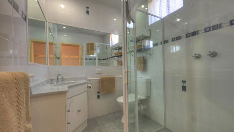 Best Western Motel Farrington - Accommodation Gold Coast 0