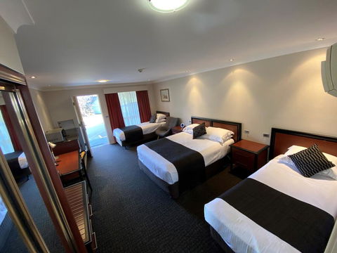 Best Western Plus All Settlers Motor Inn - Gold Coast 4U 1