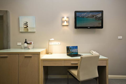 Best Western Sanctuary Inn - Gold Coast 4U 2