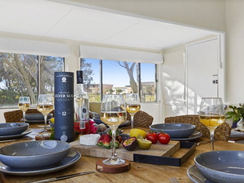 Between 2 Beaches - Comfortable Private Sanctuary - Accommodation Gold Coast 3