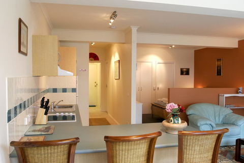 Black Dolphin Waterfront Apartment - Accommodation Gold Coast 2