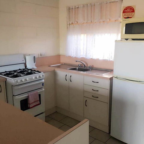 Black Swan Motor Inn - Accommodation Gold Coast 3