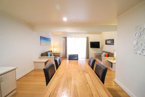 Blackbutt Family Loft Townhouse - Gold Coast 4U 2