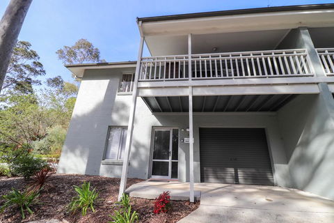 Blackbutt Family Loft Townhouse - Gold Coast 4U 1
