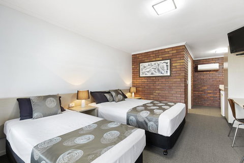 Blue Shades Motel - Accommodation Gold Coast 3