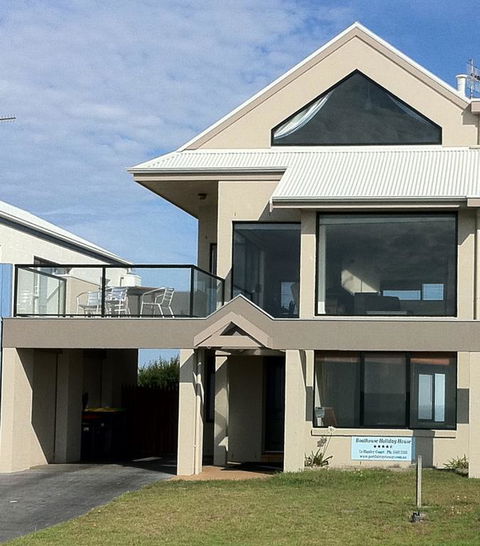 Boathouse Holiday House - Gold Coast 4U 3