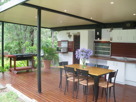 BoBRENE On Tamborine Nude Retreat - Cosy Chalet - 1 Gold Coast 2