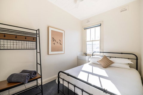 The Middle - Accommodation Gold Coast 3