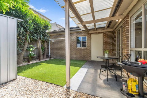 The Noble Prize Netflix & WiFi - Gold Coast 4U 3