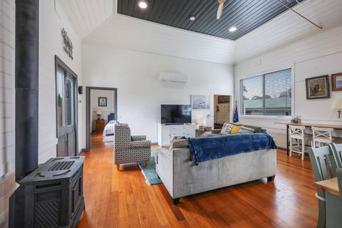 The Old Guide Hall - Accommodation Gold Coast 2