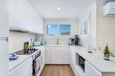 The Palm Beach Getaway - Accommodation Gold Coast 3