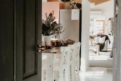 The Pine Tree Cottage - Charming Cottage Close To Canberra - Accommodation Gold Coast 0