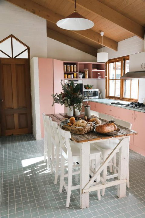 The Pine Tree Cottage - Charming Cottage Close To Canberra - Accommodation Gold Coast 2