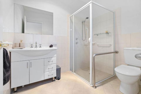The Shamrock House A - Accommodation Gold Coast 3