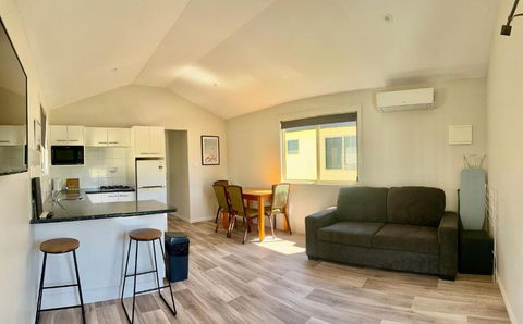 Timbertown Motel - Accommodation Gold Coast 1