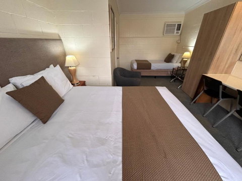 Warren Motor Inn - Accommodation Gold Coast 3