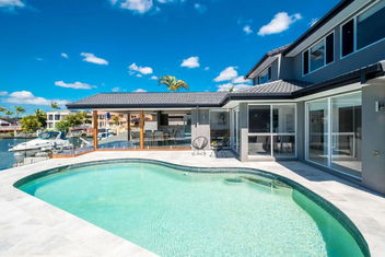 Waterfront Resort Style Retreat Runaway Bay with Accommodation Gold Coast