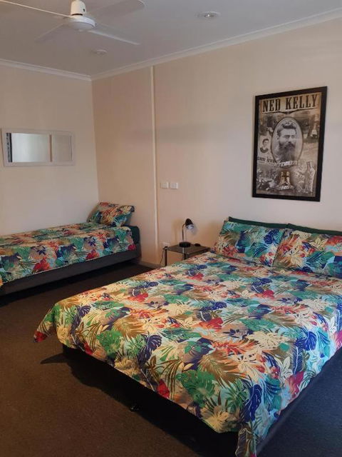 Wentworth Central Motor Inn - 1 Gold Coast 3