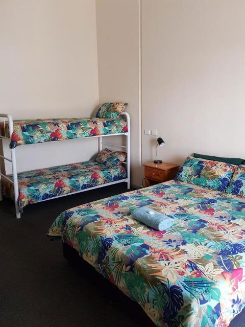 Wentworth Central Motor Inn - 1 Gold Coast 2