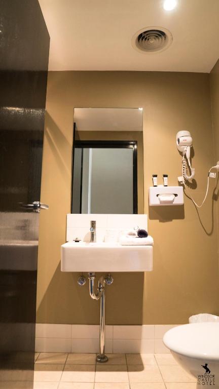 Windsor Castle Hotel - Accommodation Gold Coast 2