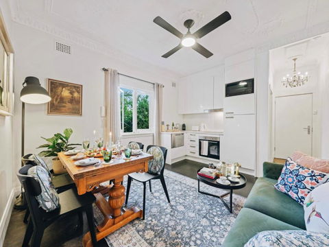 XQ Collection Jaques La Maison - Accommodation Gold Coast 1