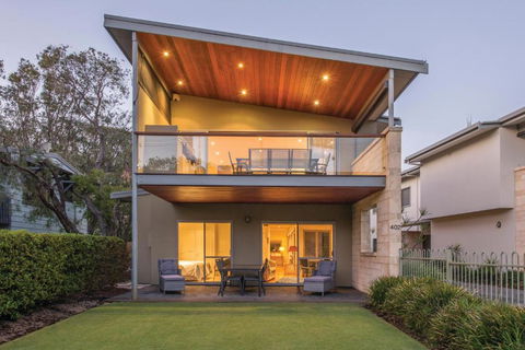 XYZ Holiday Home - Accommodation Gold Coast 1