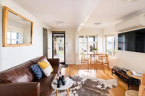 Y Vue - Beachside Apartment With Ocean Views - Accommodation Gold Coast 1
