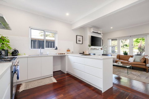 Guildford Cottage By Swan Bnb Management - Accommodation Gold Coast 2