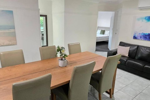 Relaxing Hamptons Style Home In Forest Lake - Accommodation Gold Coast 1