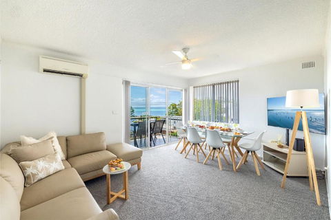Yarramundi, 6,47 Magnus St - Unit In Nelson Bay With Stunning Water Views, Air Con, Wifi, Linen And Bed Making - Accommodation Gold Coast 2