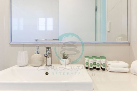 ZEN At ARRAY: 2BR Retreat In CBD - Accommodation Gold Coast 3