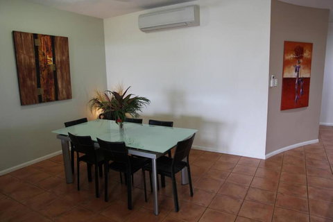 Zen Bridgeport - Waterfront - Balcony Dining - Pool - Accommodation Gold Coast 1