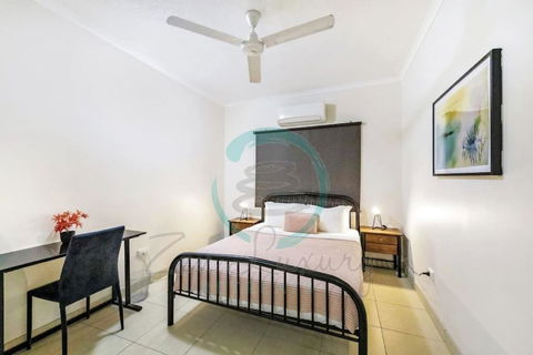 ZEN FORESHORE Cozy 2-BR, 2-BA Holiday Home + Pool - Accommodation Gold Coast 2