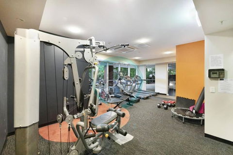 ZEN LUXURY: 2-Story 4-BR Penthouse In Darwin City With Mindal Markets & Harbour Views - Accommodation Gold Coast 1
