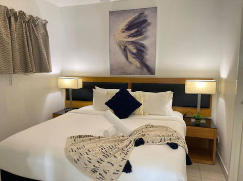 ZEN OCEAN BLISS - Cozy 2-BR/2-BA Sea View Retreat - Accommodation Gold Coast 1