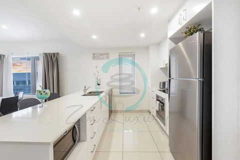 ZEN OCEAN BLISS - Cozy 2-BR/2-BA Sea View Retreat - Accommodation Gold Coast 2