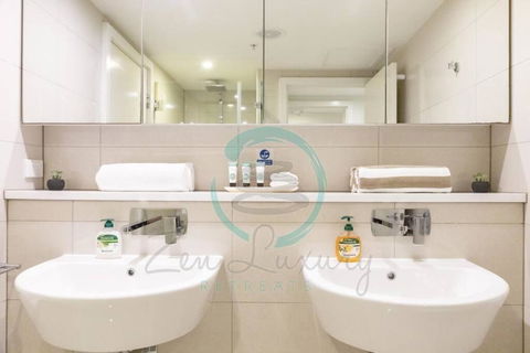 ZEN SUN CITY Cozy 2-BR/2-BA Ocean View Retreat - Accommodation Gold Coast 2