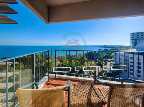 ZEN88 ESPLANADE: 1-BR Top Floor Ocean View Suite - Accommodation Gold Coast 0