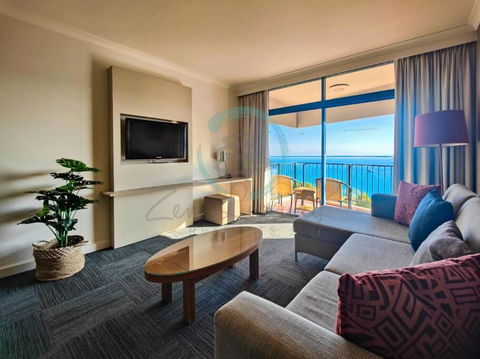 ZEN88 ESPLANADE: 1-BR Top Floor Ocean View Suite - Accommodation Gold Coast 2
