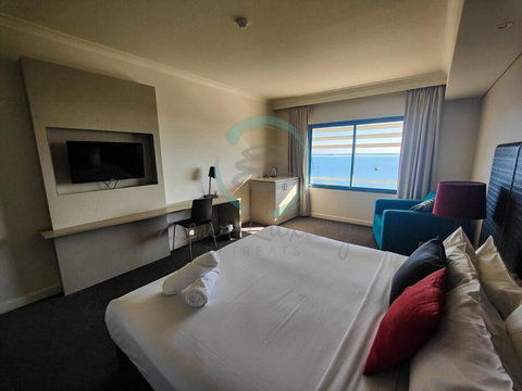 ZEN88 ESPLANADE: Hotel Suite W/ Ocean/Sunset Views - Accommodation Gold Coast 0