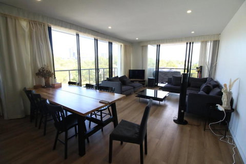 Zetland Three Bedrooms - Accommodation Gold Coast 2