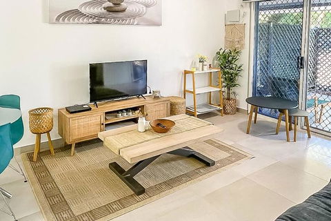 ZEN GARDEN - COZY 2-BR + Modern Design W/ Aircon - Accommodation Gold Coast 3