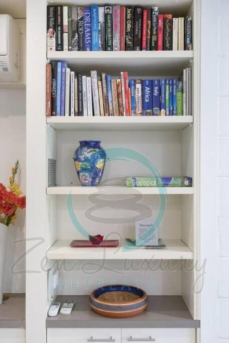 ZEN TREETOPS - Boutique 2-BR Apt W/ Private Pool - Accommodation Gold Coast 1