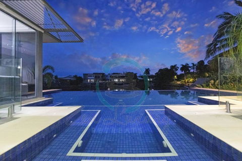 ZenLux: 4BR Bayview Mansion Infinity Pool + Cinema - Accommodation Gold Coast 1