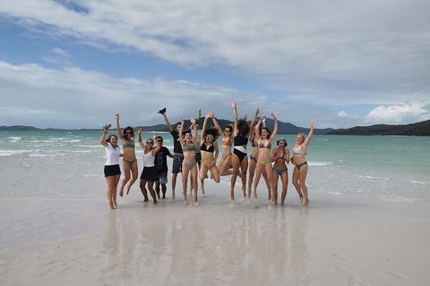 2-Night Whitsundays Sailing Cruise Incl. Whitehaven Beach & Great Barrier Reef - Accommodation Gold Coast 4