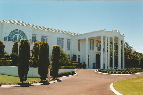 The Billionaire Club - Accommodation Gold Coast 2